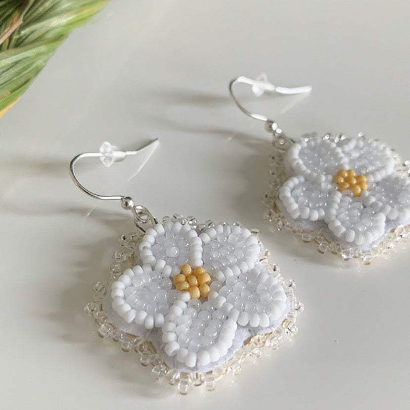 White Camellia / FLOWER / Earrings
