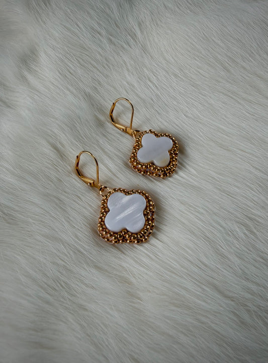 Minonākosiw Earrings